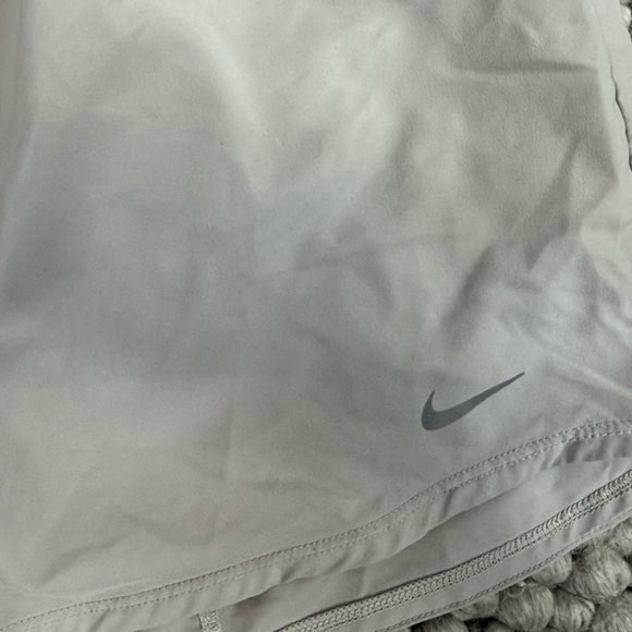 Women's Nike Gray Shorts Size Large - Picture 4 of 6